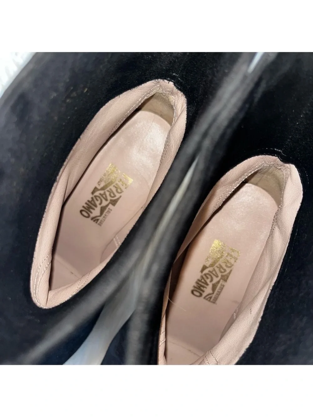 SALVATORE FERRAGAMO Suede Black Amelia Sambi Gancini Rego Boots Sz. 9